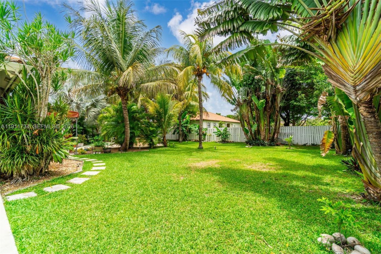 12743 SW 220th St, Miami, FL 33170 Photo