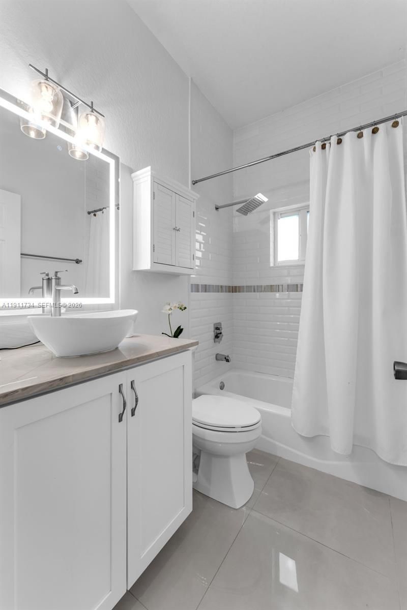 12743 SW 220th St, Miami, FL 33170 Photo