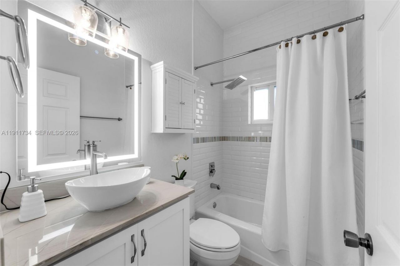 12743 SW 220th St, Miami, FL 33170 Photo