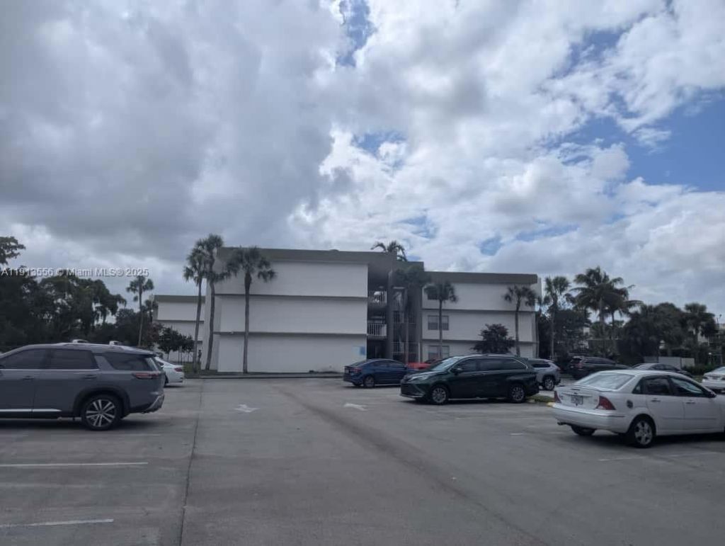 4255 N University Dr, Unit 208, Sunrise, FL 33351 Photo