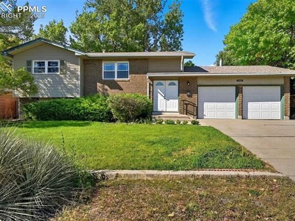 4039 North Drive, Pueblo, CO 81008