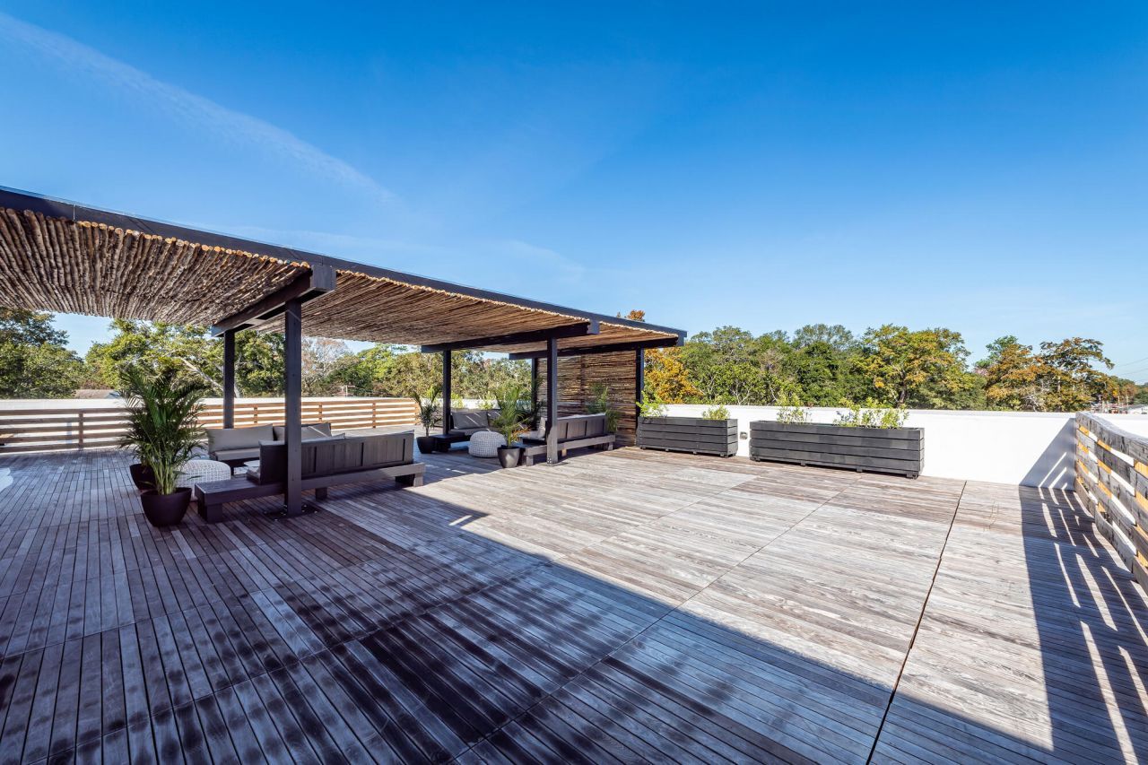 4431 Spruill Avenue Photo 10