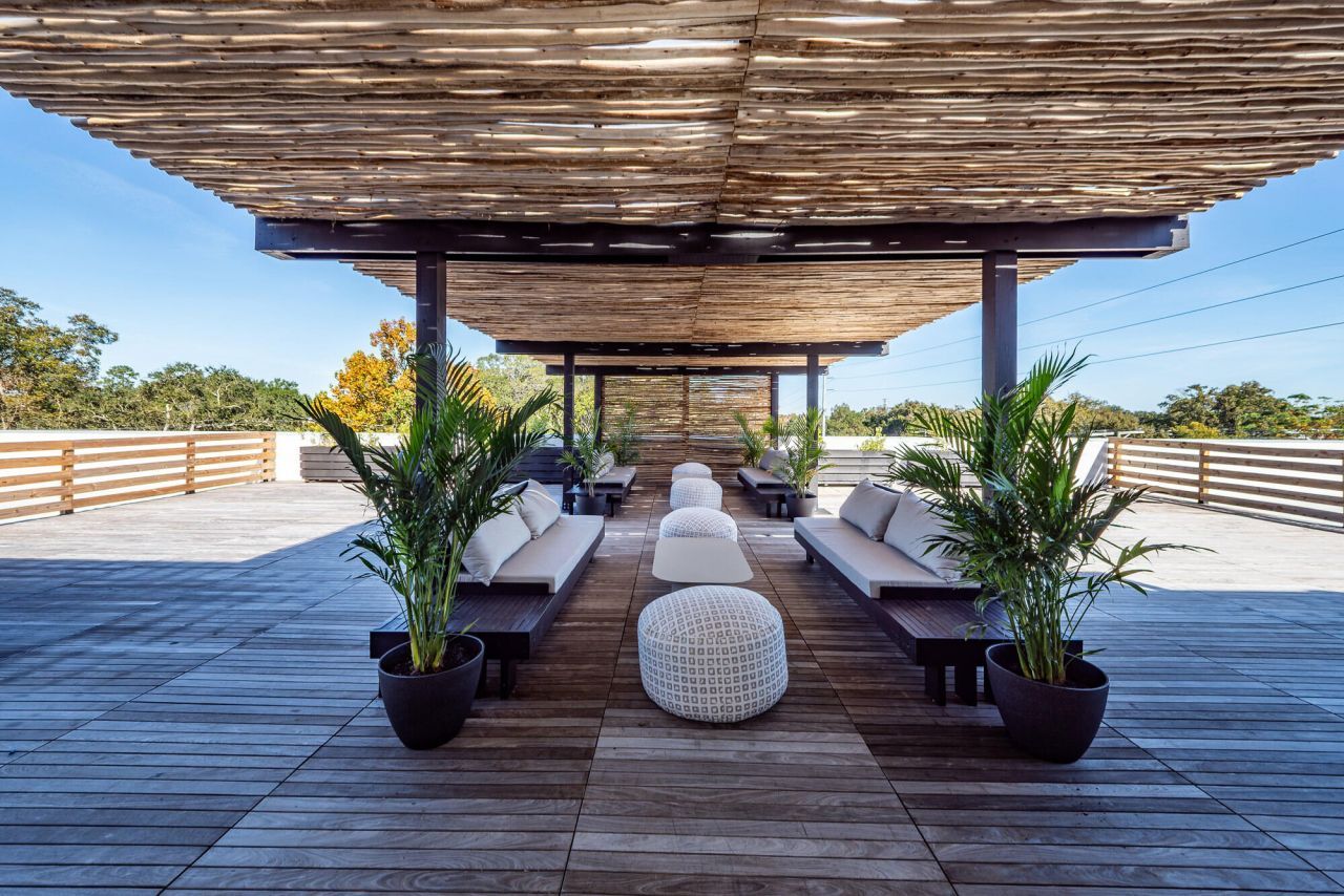 4431 Spruill Avenue Photo 9