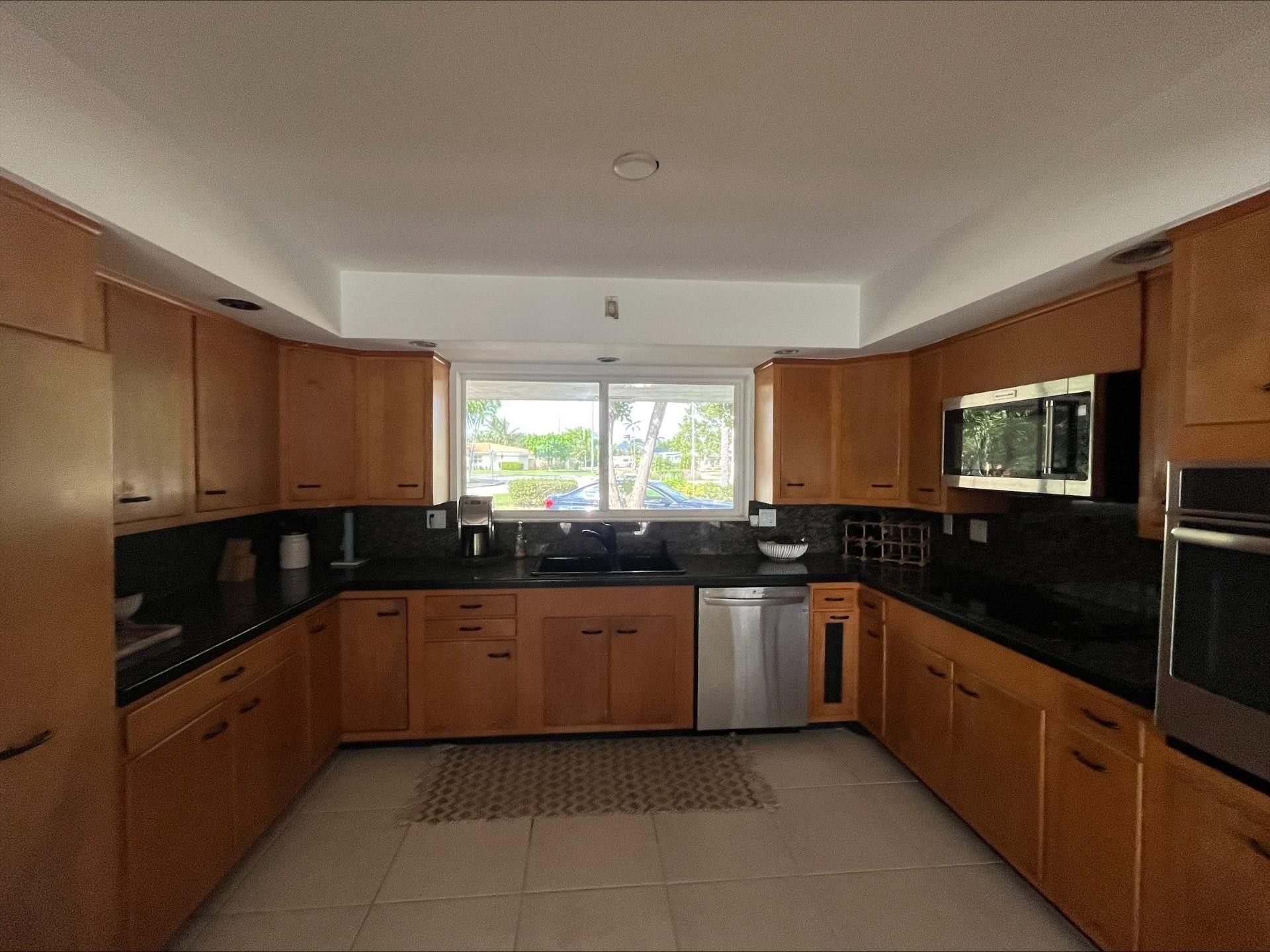 556 SE 15th Avenue, Deerfield Beach, FL 33441 Photo