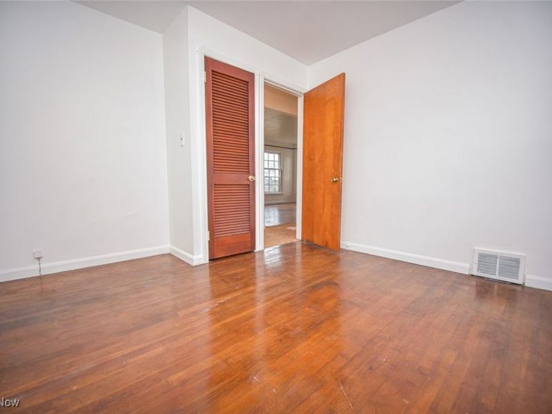 2901 Ralph Avenue, Cleveland, OH 44109 Photo 12