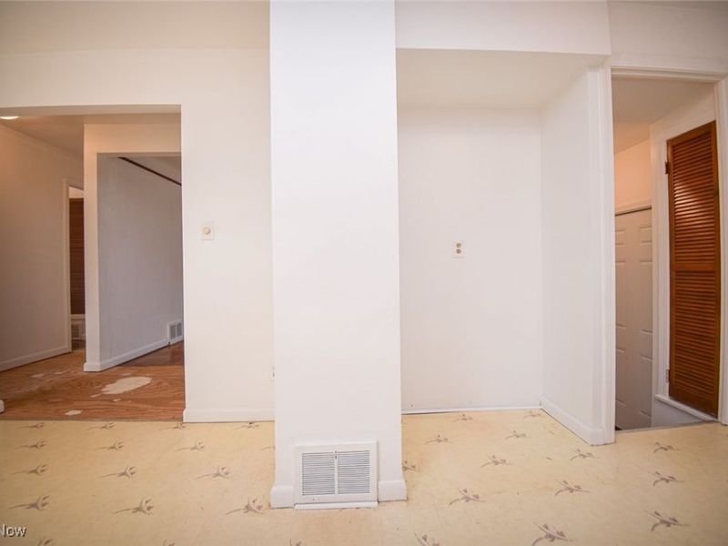 2901 Ralph Avenue, Cleveland, OH 44109 Photo 8