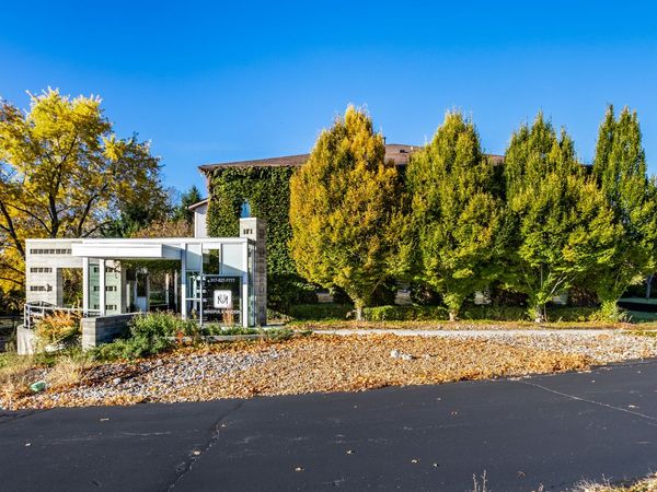 11712 N Michigan Road, Zionsville, IN 46077