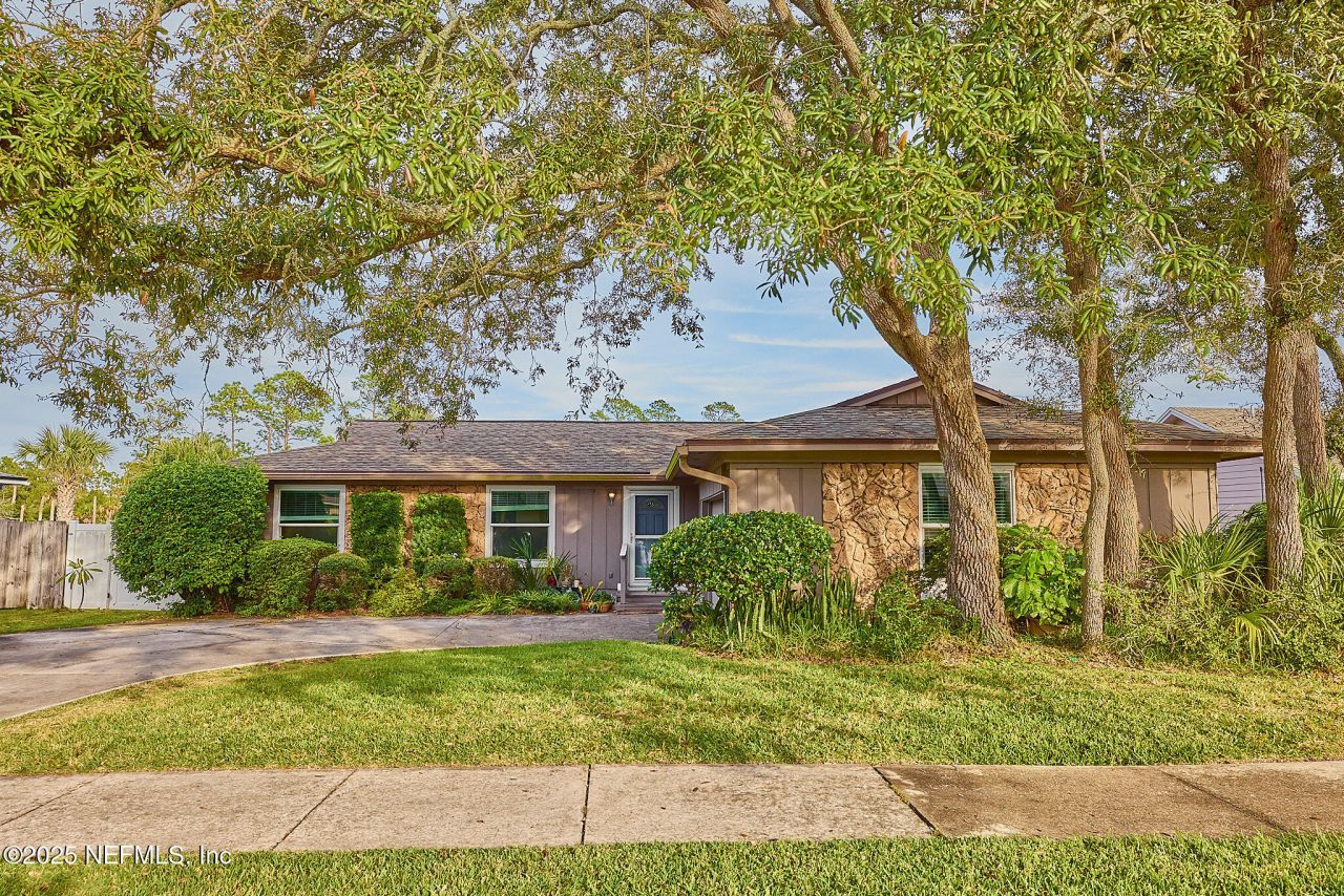 3789 Luth Drive E, Jacksonville, FL 32250 Main Photo