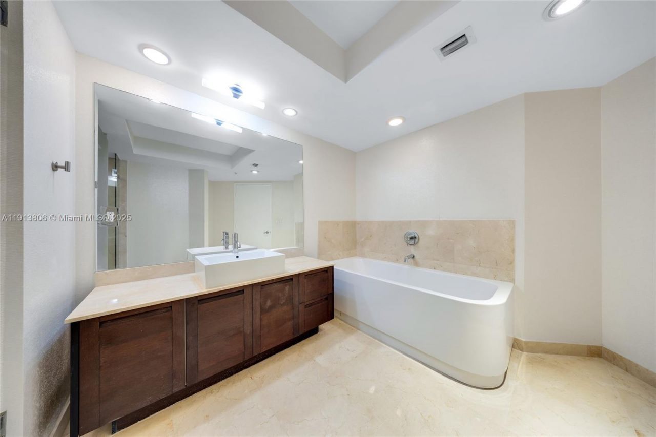 150 Sunny Isles Blvd, Unit 601, Sunny Isles Beach, FL 33160 Photo