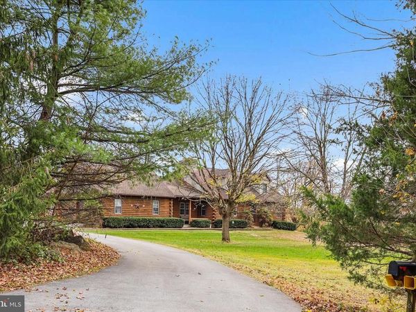 181 GOOSEVILLE ROAD, NEW OXFORD, PA 17350