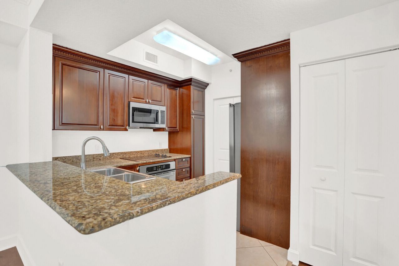 1690 Renaissance Commons Boulevard, Unit 1121, Boynton Beach, FL 33426 Photo