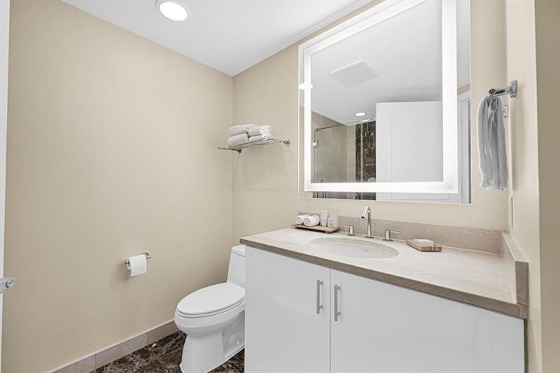 505 N Ft Lauderdale Bch Boulevard, Unit 2018, Fort Lauderdale, FL 33304 Photo