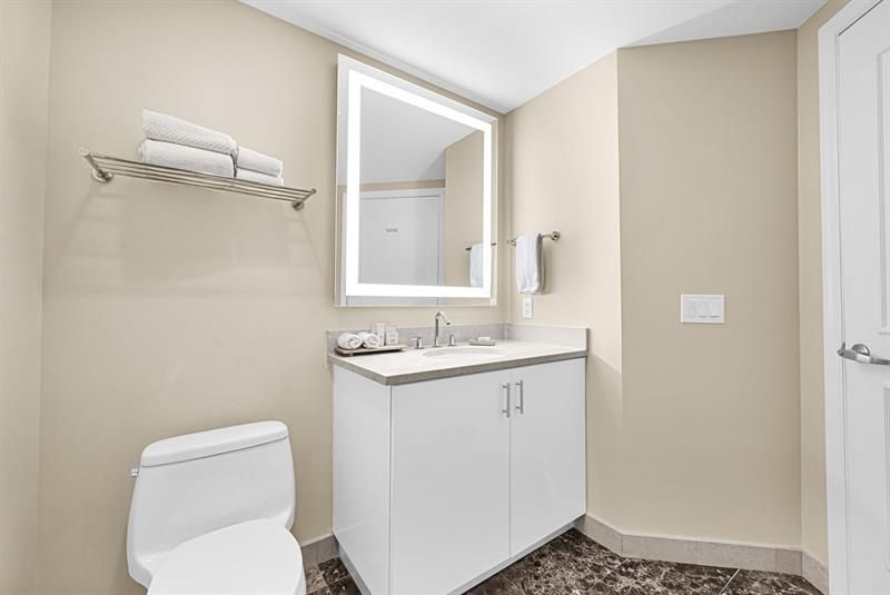 505 N Ft Lauderdale Bch Boulevard, Unit 2018, Fort Lauderdale, FL 33304 Photo