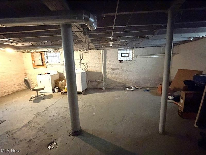 3453 E 105th Street, Cleveland, OH 44108 Photo 31