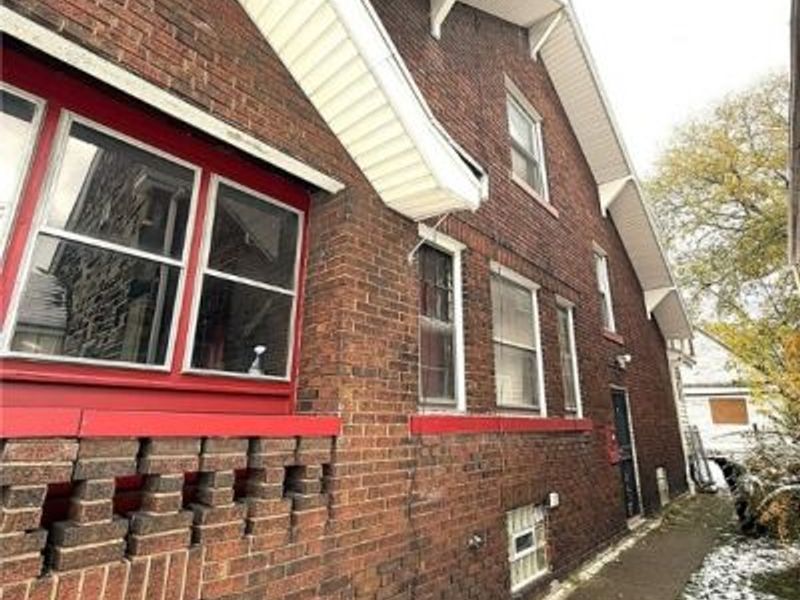 3453 E 105th Street, Cleveland, OH 44108 Photo 36