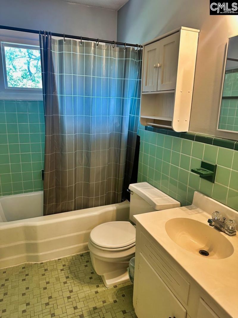 6627 Formosa Drive Photo 17