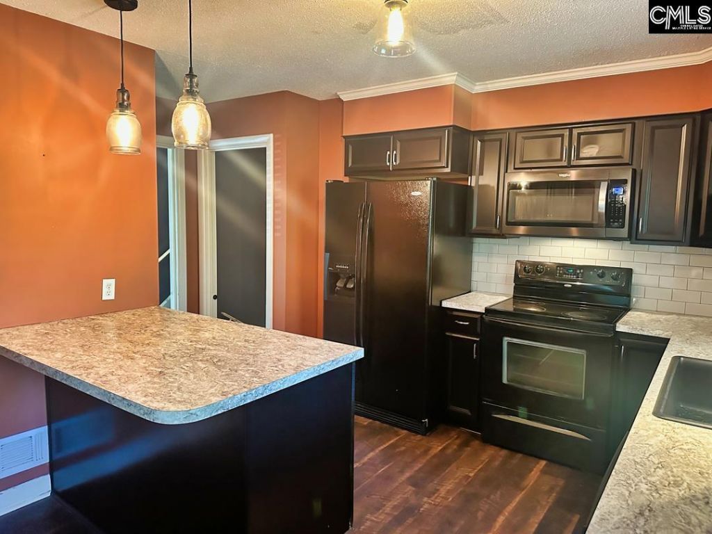 6627 Formosa Drive Photo 7