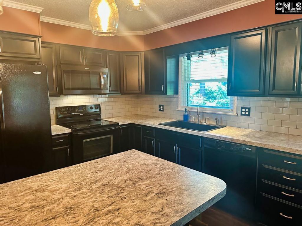 6627 Formosa Drive Photo 9