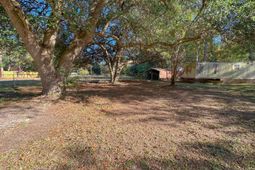 560 Farrell Street photo 4