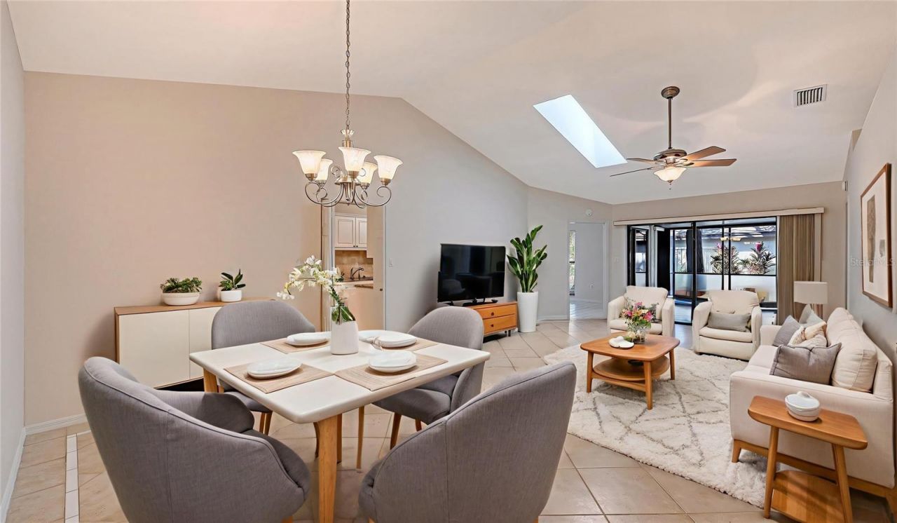 4799 Oak Forest Drive W, Unit 43, Sarasota, FL 34231 Photo