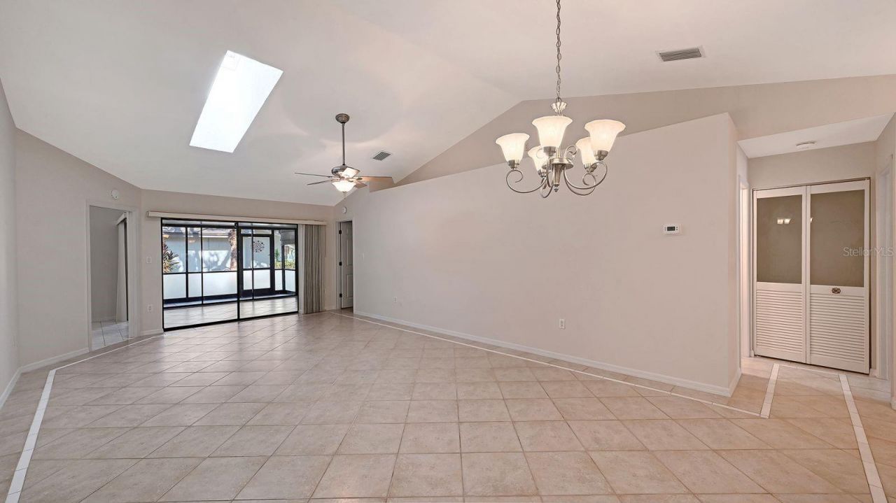 4799 Oak Forest Drive W, Unit 43, Sarasota, FL 34231 Photo