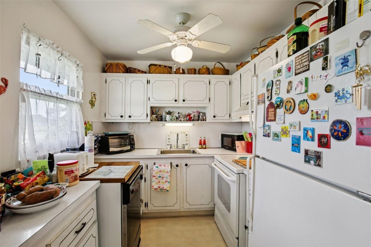 201 Kings Boulevard, Unit 13, Sun City Center, FL 33573 Photo