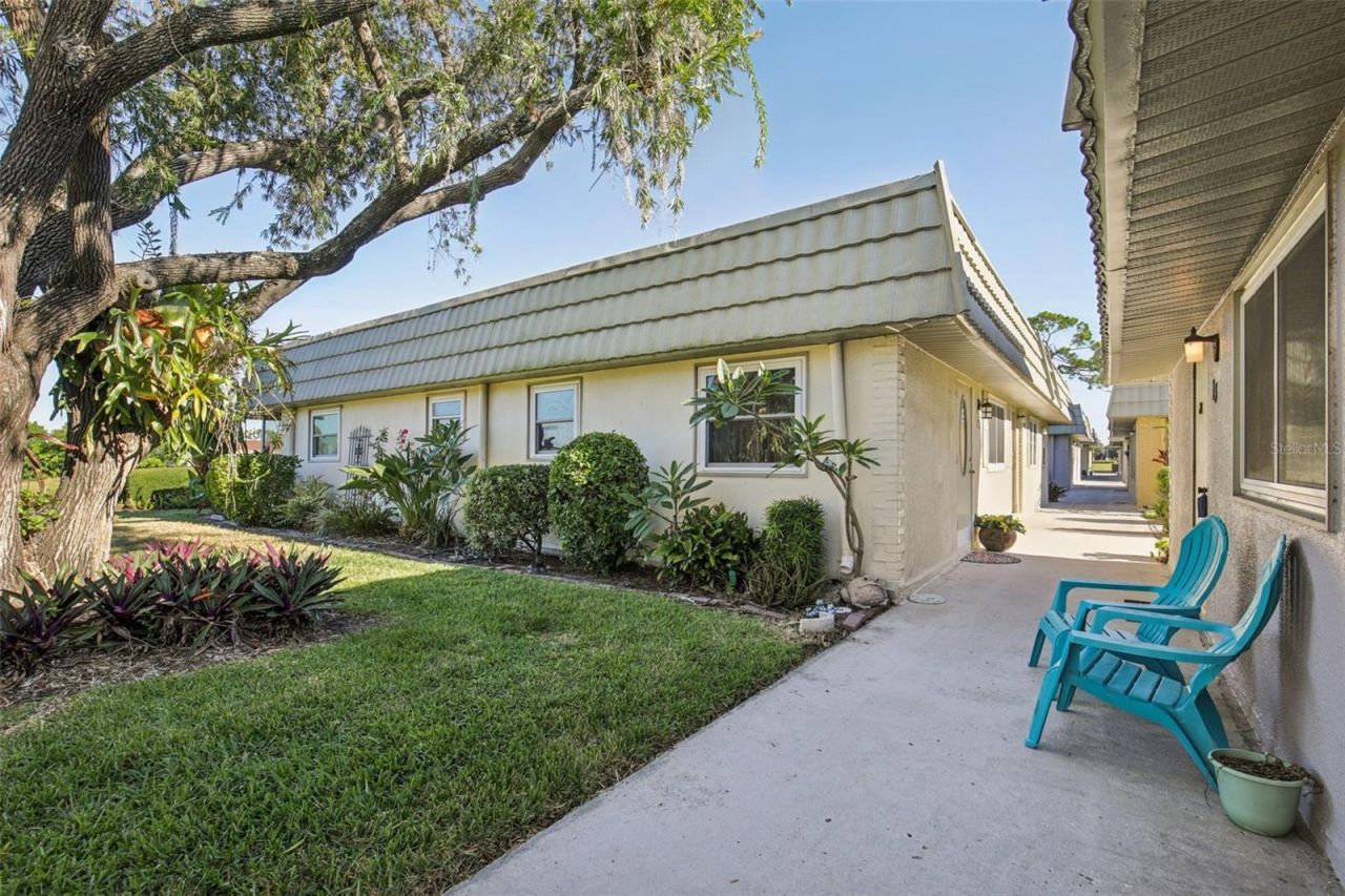 201 Kings Boulevard, Unit 13, Sun City Center, FL 33573 Photo