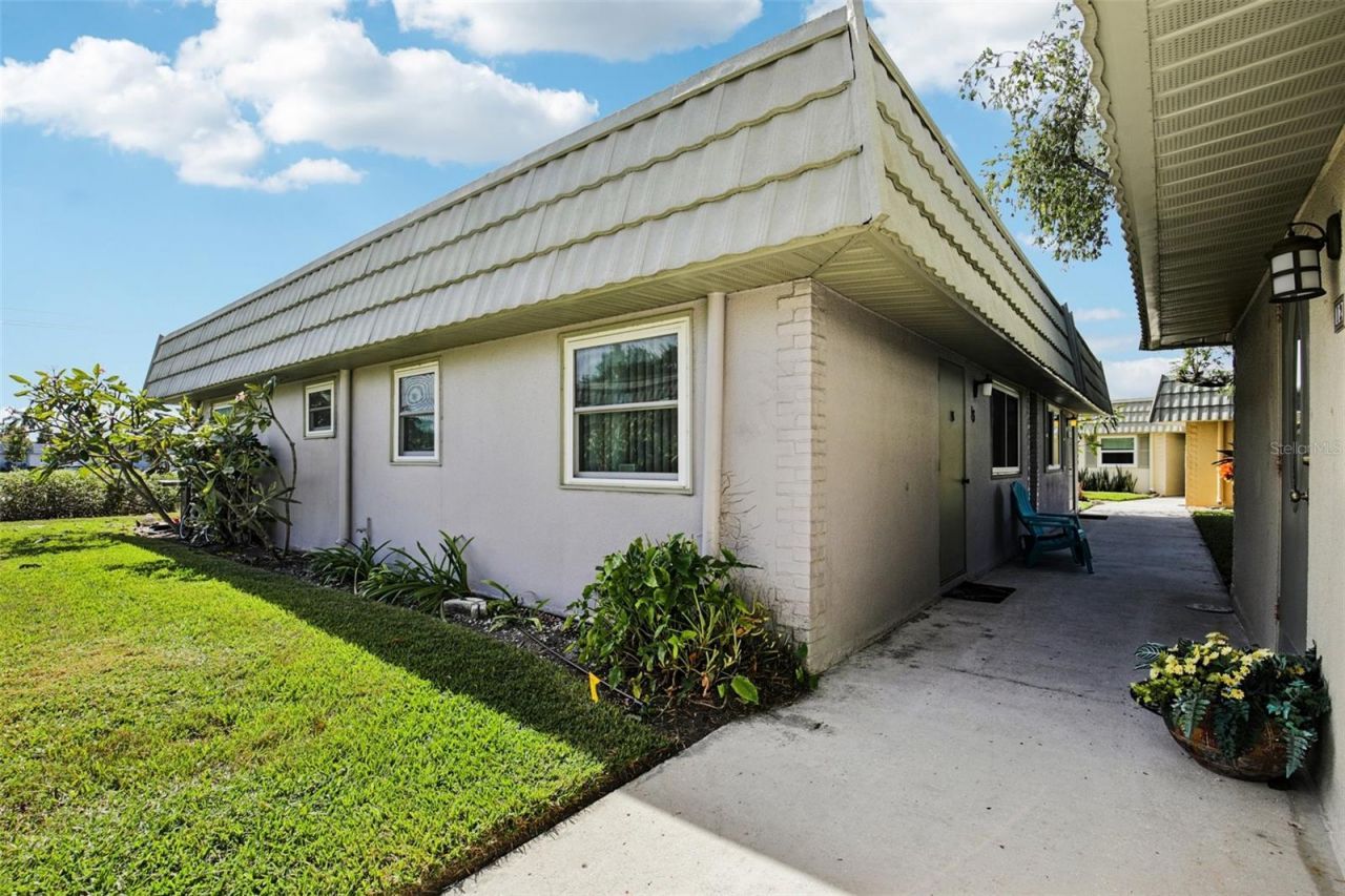 201 Kings Boulevard, Unit 13, Sun City Center, FL 33573 Photo