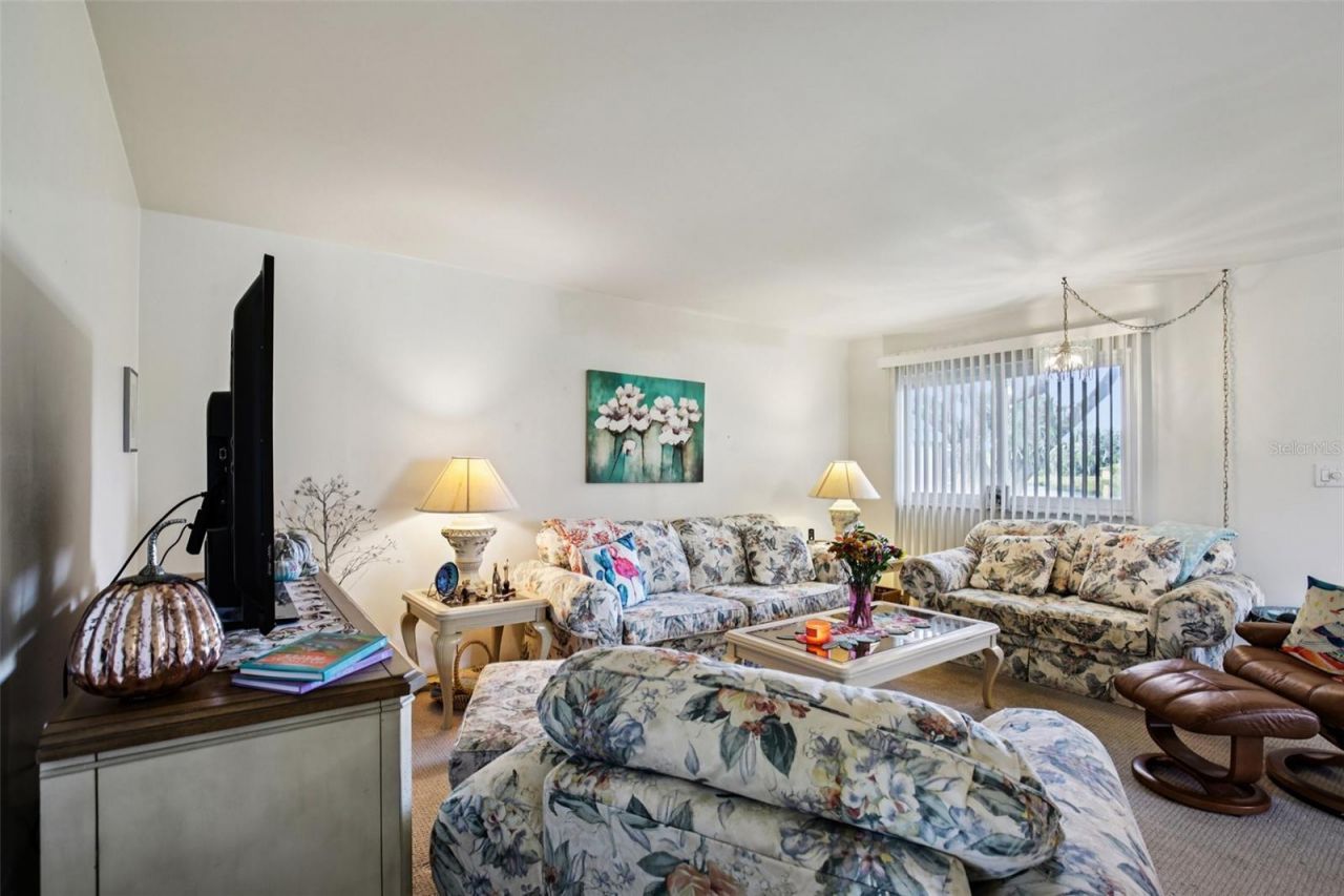 201 Kings Boulevard, Unit 13, Sun City Center, FL 33573 Photo