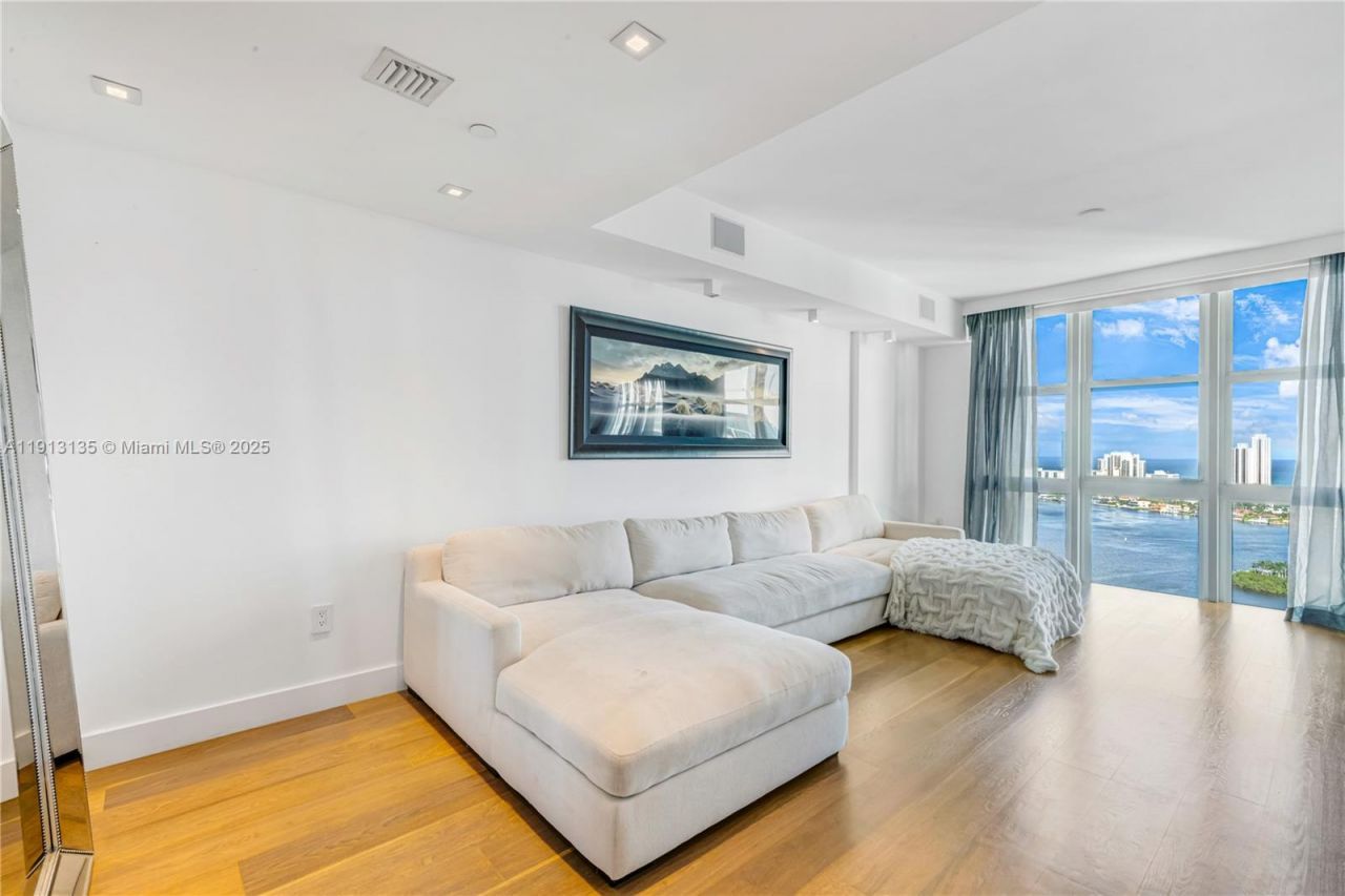 3301 NE 183rd St, Unit PH 3007/30, Aventura, FL 33160 Photo