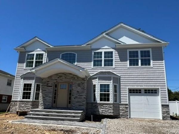 24 Patricia Lane, Syosset, NY 11791