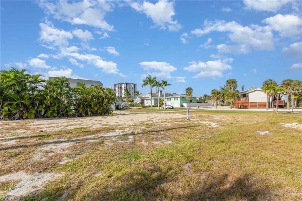 311 Bayland Rd, Fort Myers Beach, FL 33931 Photo