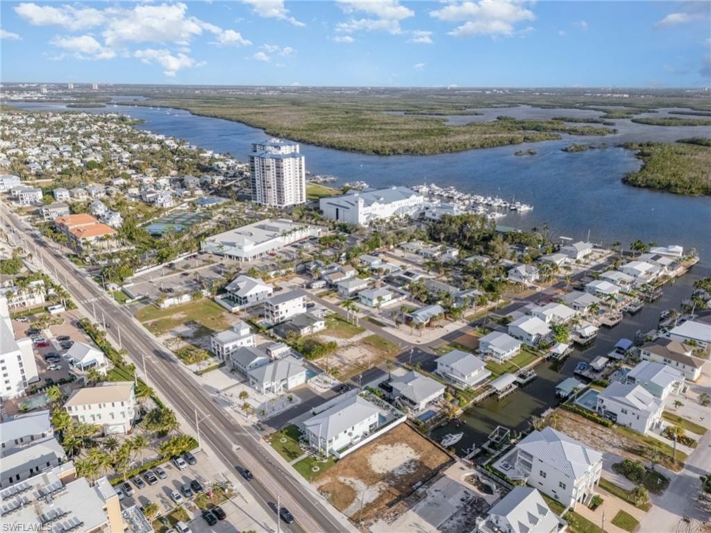 311 Bayland Rd, Fort Myers Beach, FL 33931 Photo