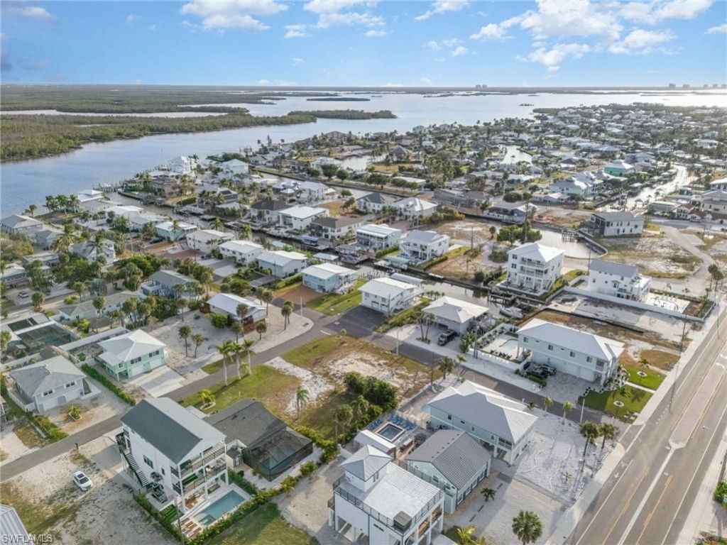 311 Bayland Rd, Fort Myers Beach, FL 33931 Photo