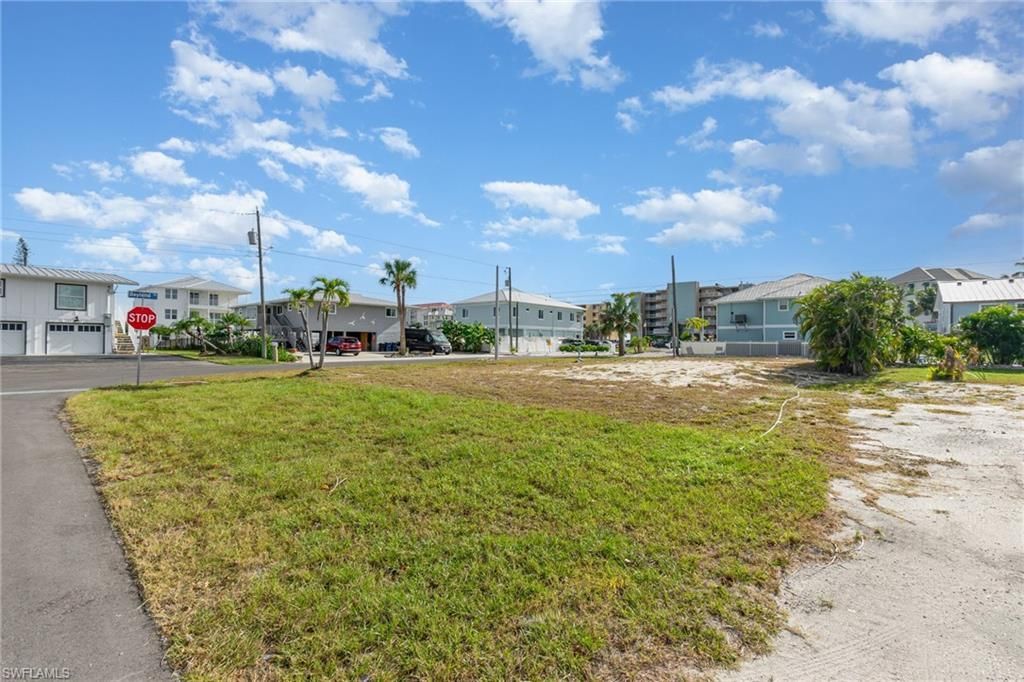 311 Bayland Rd, Fort Myers Beach, FL 33931 Photo