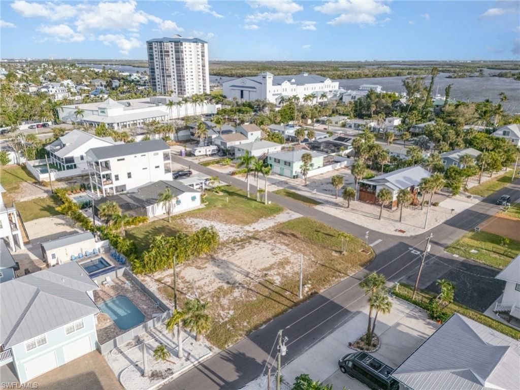 311 Bayland Rd, Fort Myers Beach, FL 33931 Photo