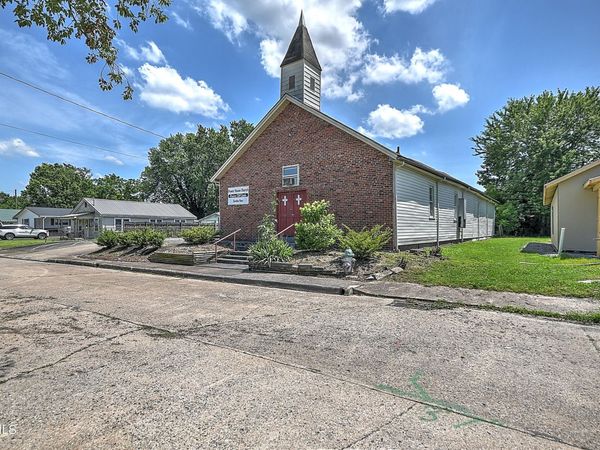 2225 Ashwood Avenue, Kingsport, TN 37664