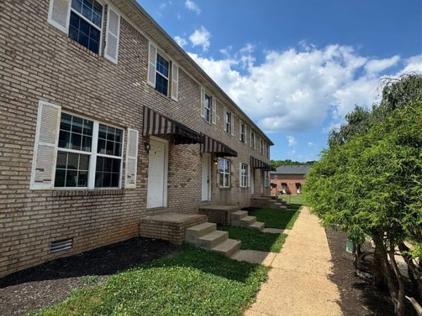 525 Lost Circle, Bowling Green, KY 42104