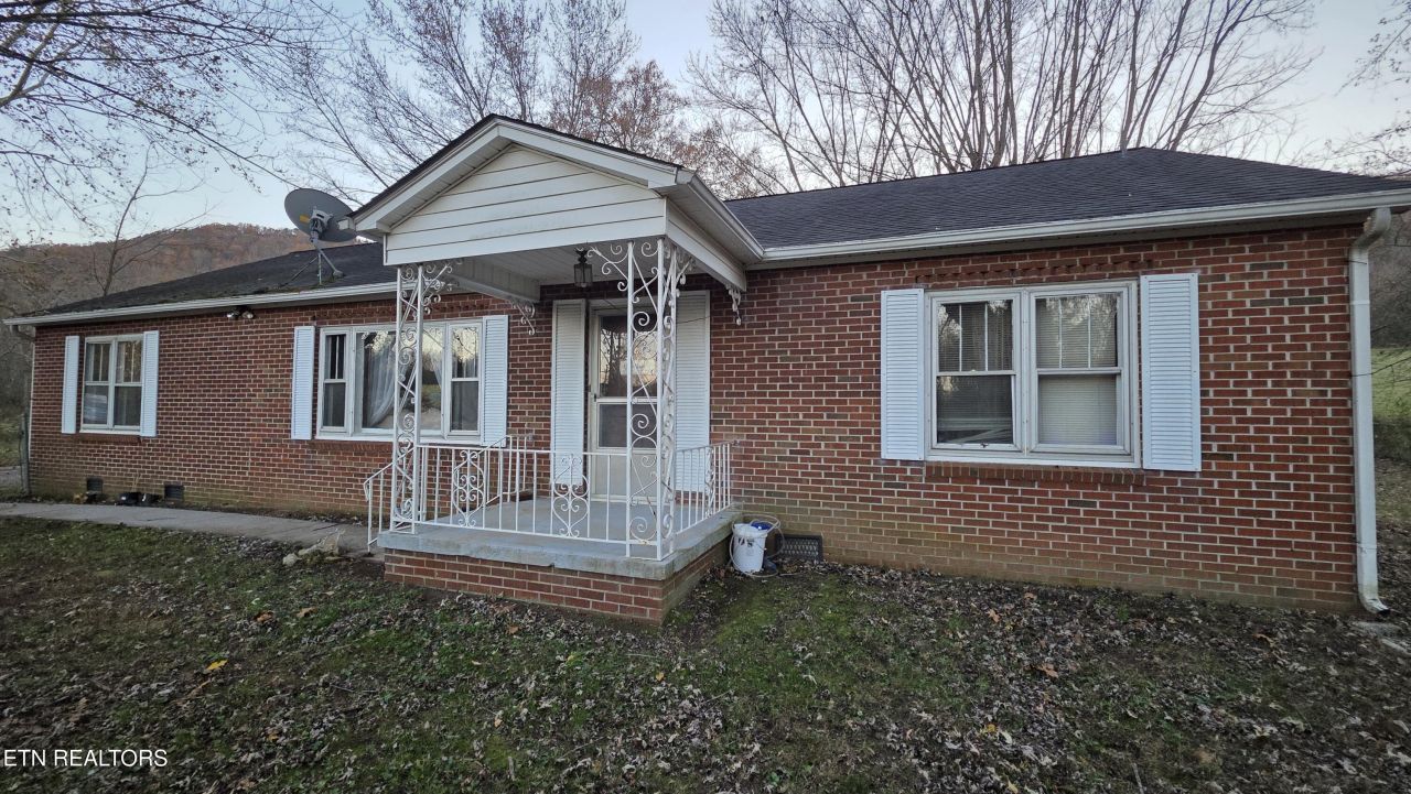 992 Walden Ridge Lane, Caryville, TN 37714 Main Photo