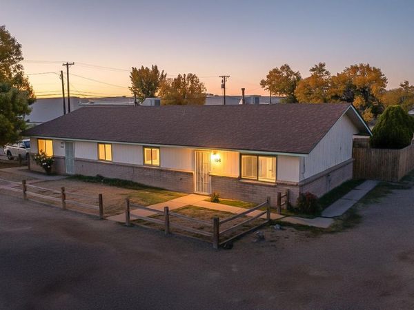 102-104 Nathan Court, Los Lunas, NM 87031