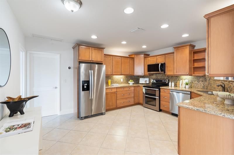 370 SE 3rd Court, Pompano Beach, FL 33060 Photo