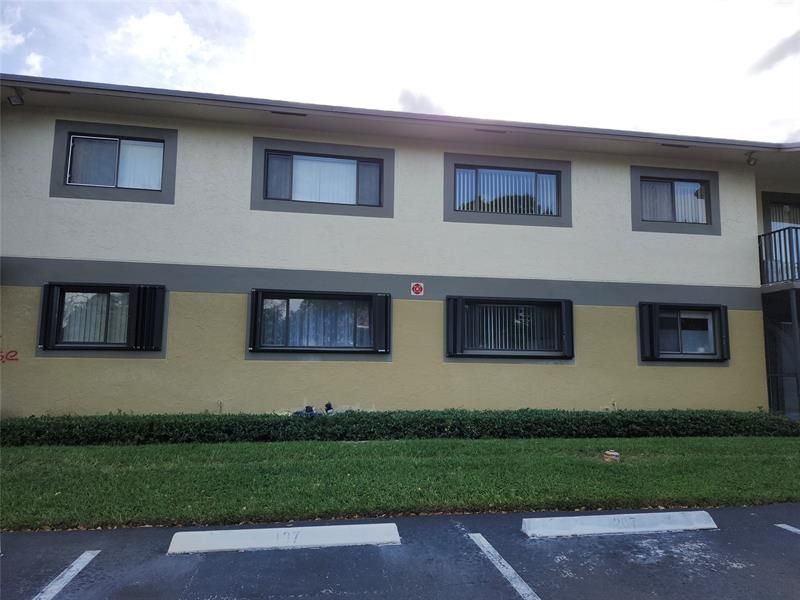 545 Trace Cir, Unit 105, Deerfield Beach, FL 33441 Photo