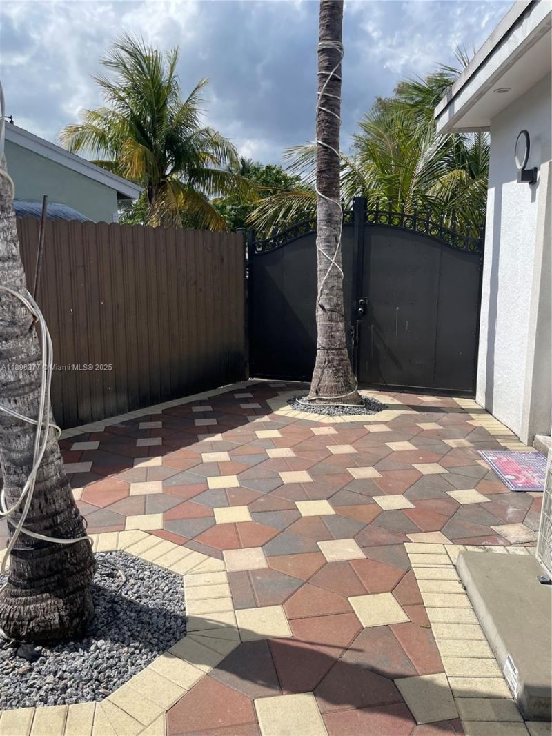 240 NE 27th St, Unit 1, Pompano Beach, FL 33064 Photo