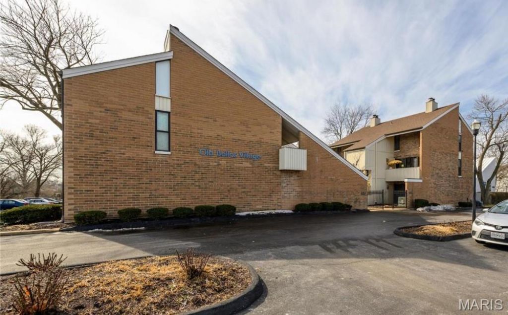 670 Coeur De Royale Drive, Unit C, Creve Coeur, MO 63141 Main Photo