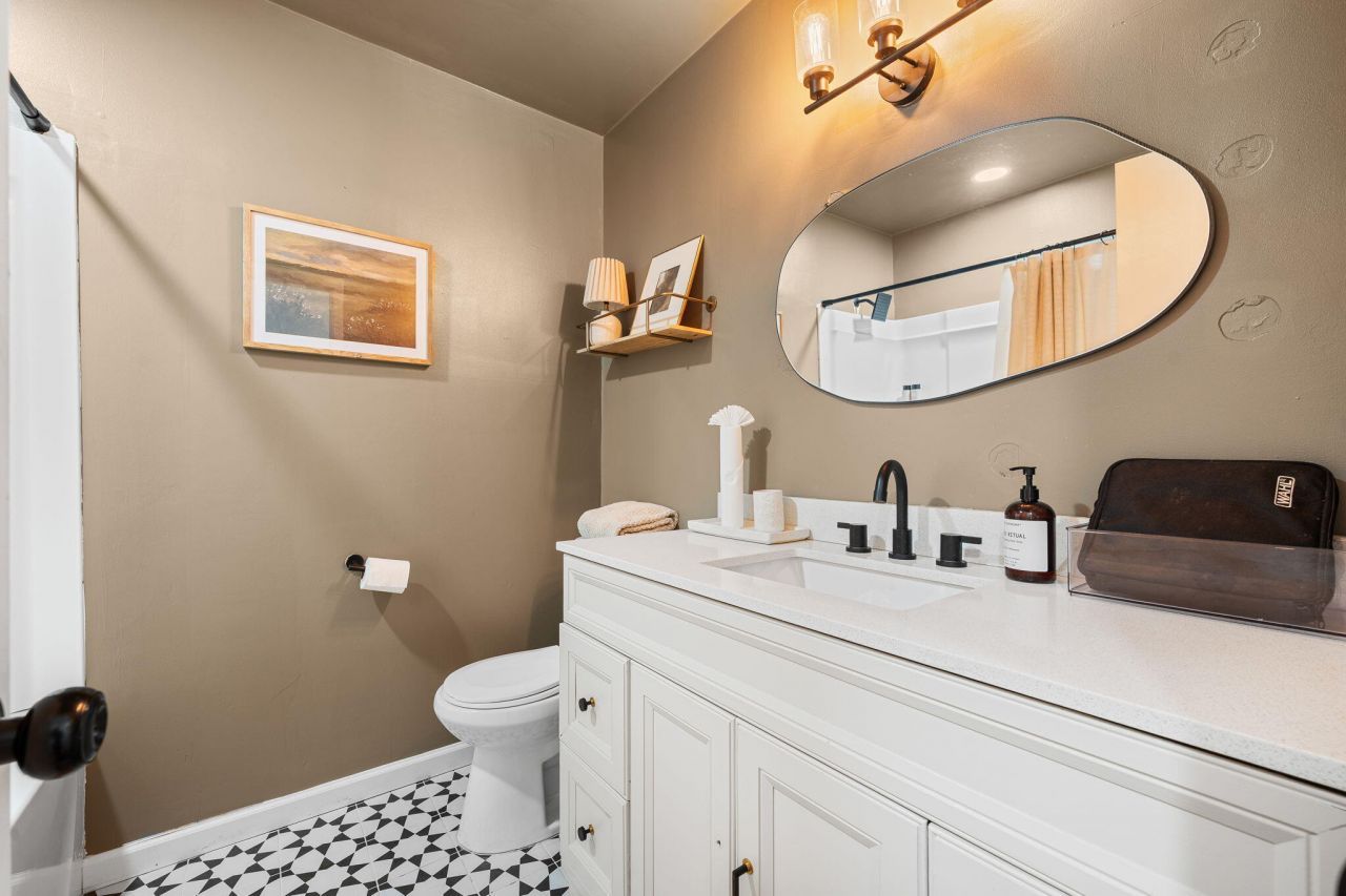 5325 Helene Drive Photo 9