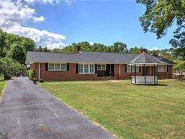 8 Highland Lane, Cartersville, GA 30120