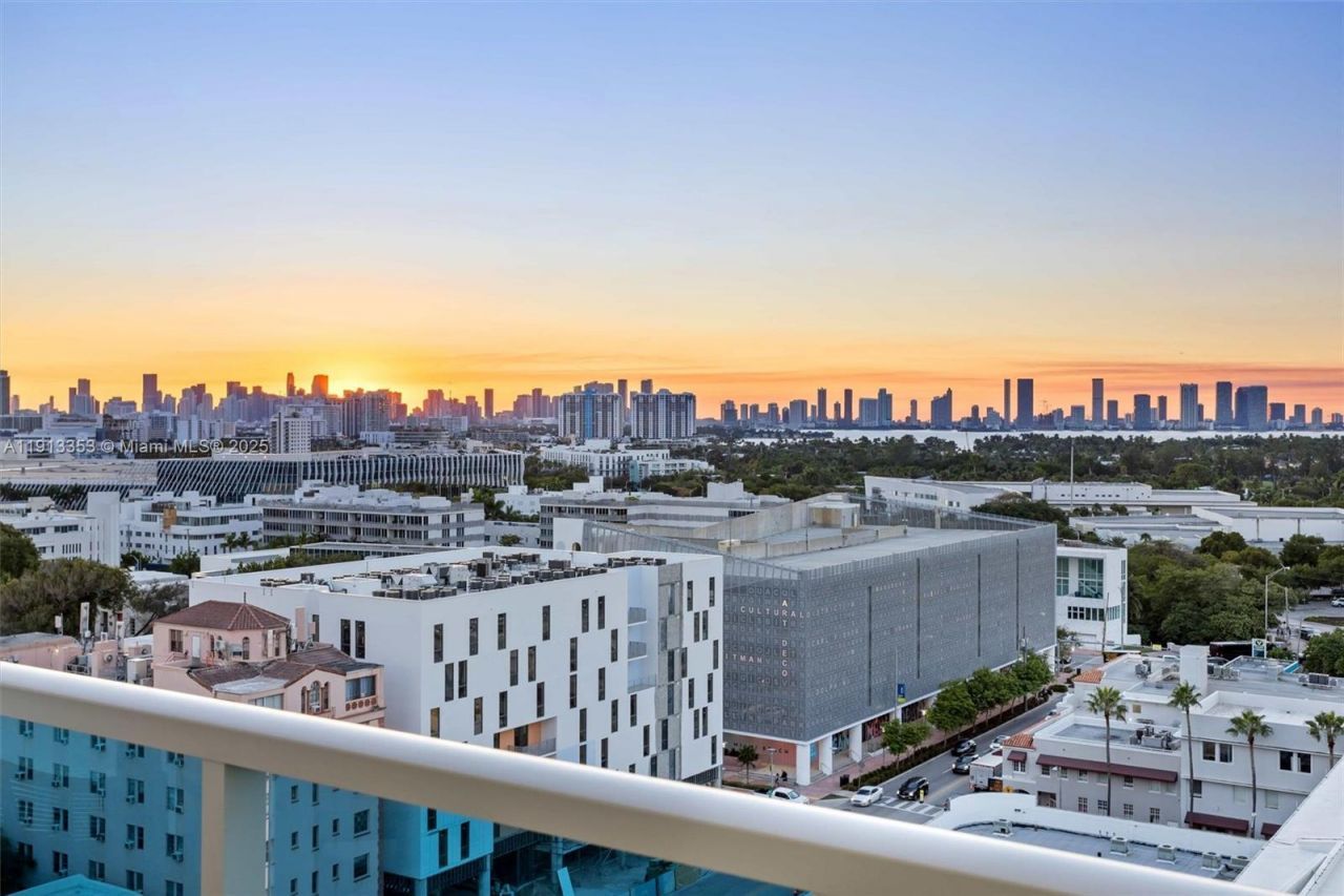 2301 Collins Ave, Unit 1432, Miami Beach, FL 33139 Photo