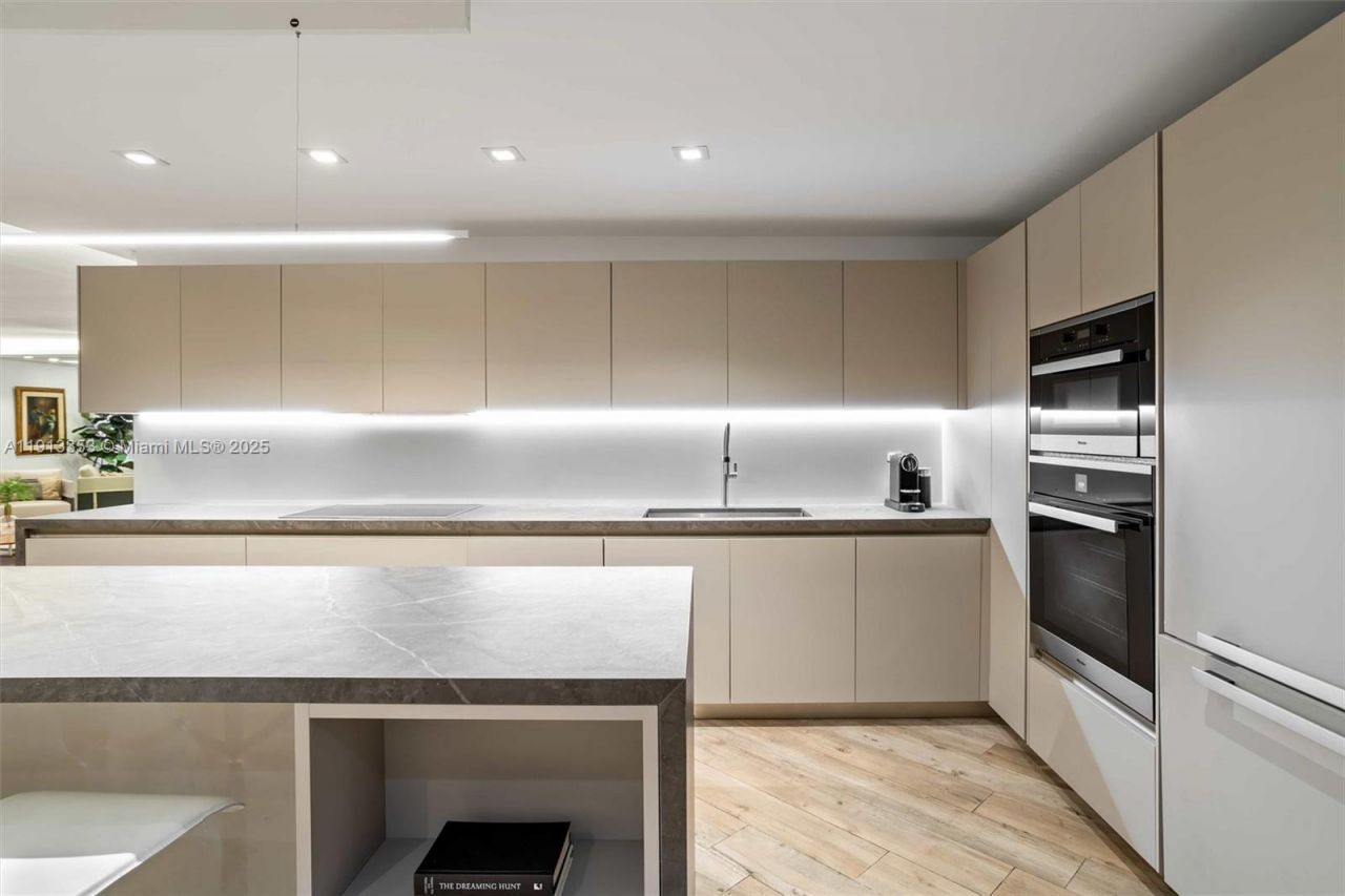 2301 Collins Ave, Unit 1432, Miami Beach, FL 33139 Photo