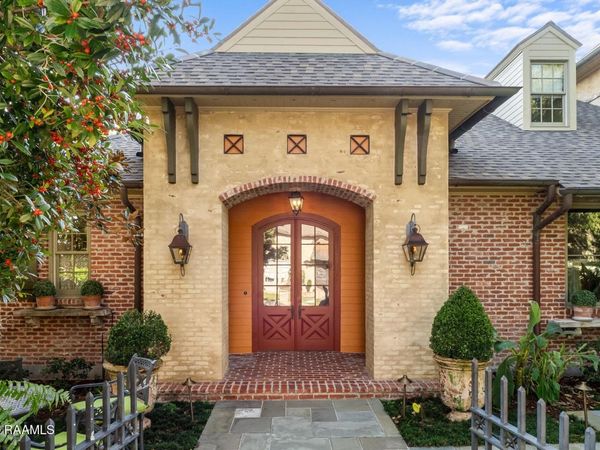 104 Ducharme Court, Lafayette, LA 70503