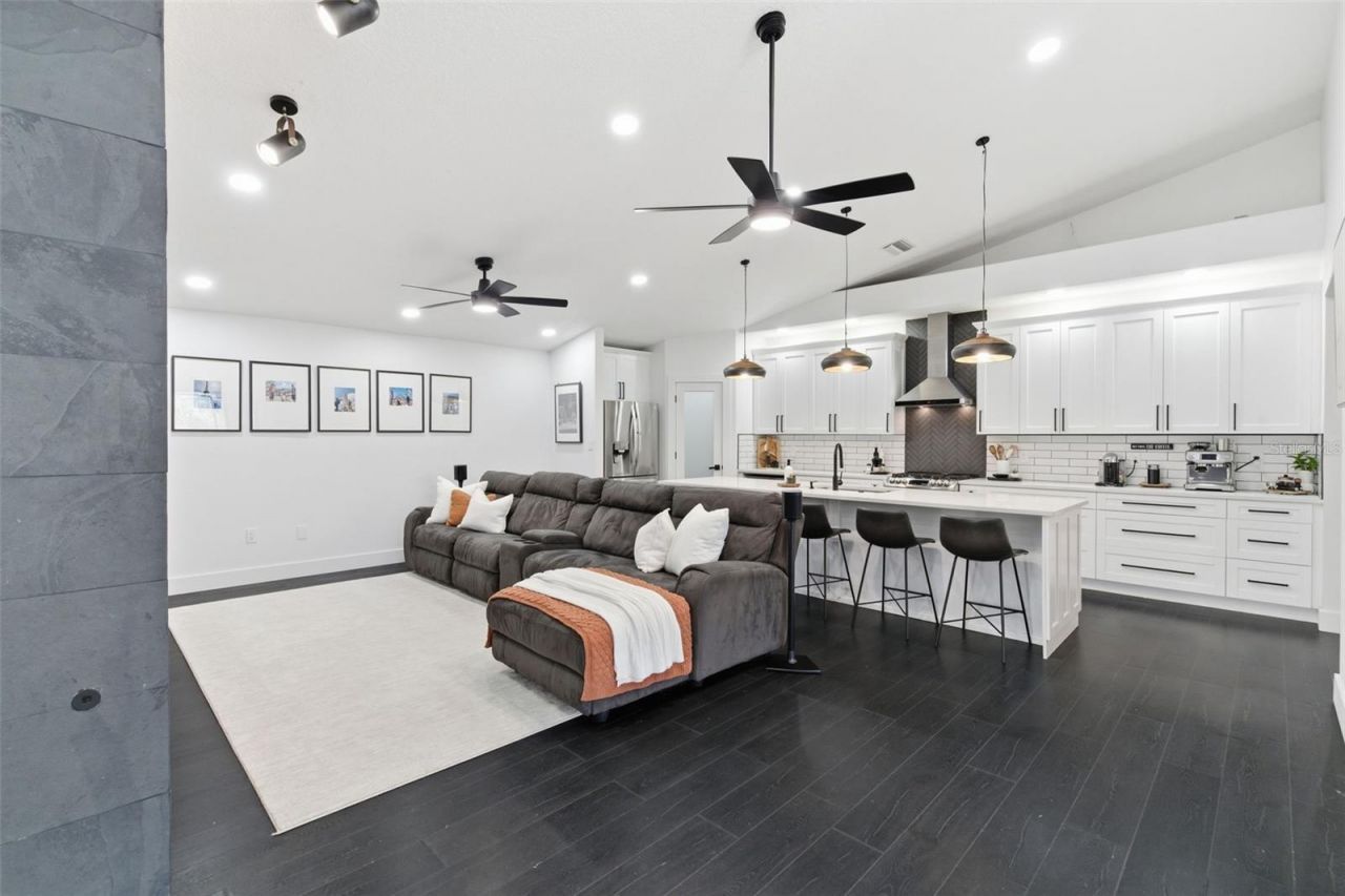 28809 Bennington Drive, Wesley Chapel, FL 33544 Photo